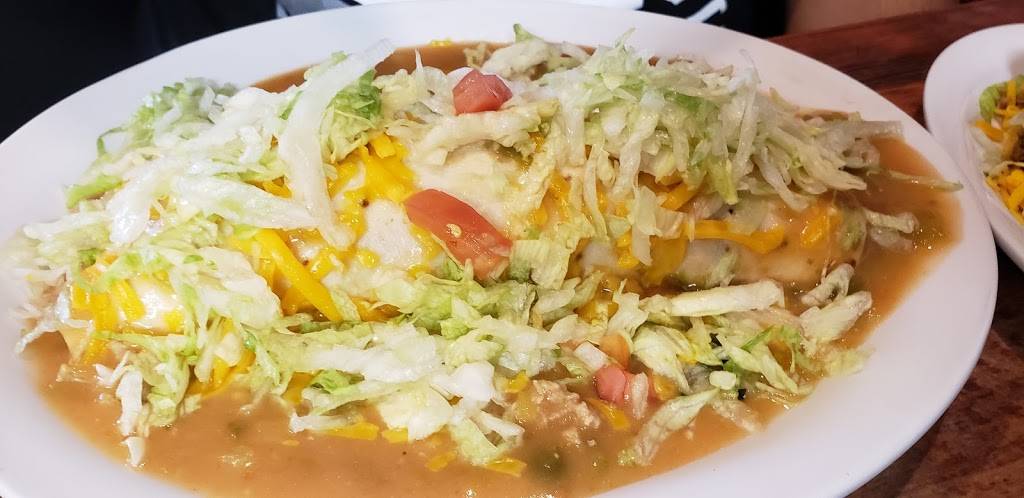 Santiagos Mexican Restaurant | restaurant | 150 1st St, Fort Lupton, CO 80621, USA | 3038574797 OR +1 303-857-4797