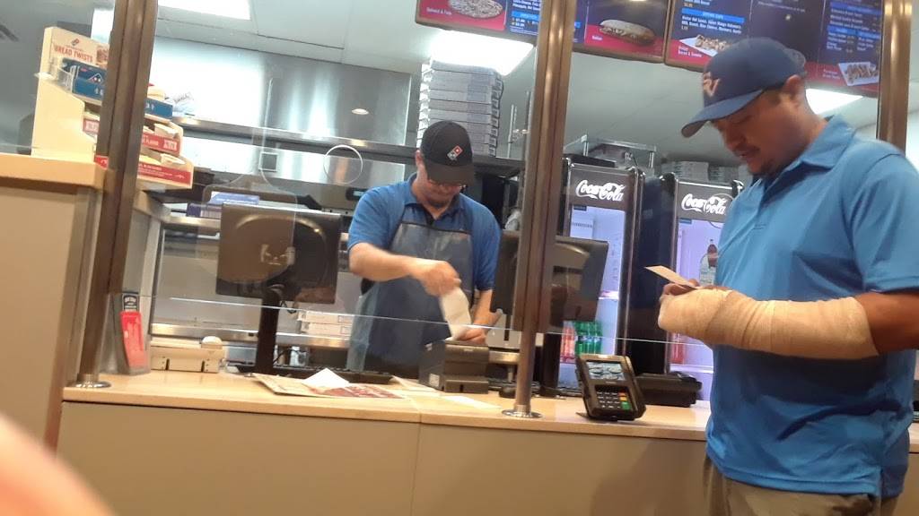 Dominos Pizza | meal delivery | 13044 Glenoaks Blvd, Sylmar, CA 91342, USA | 8183673033 OR +1 818-367-3033