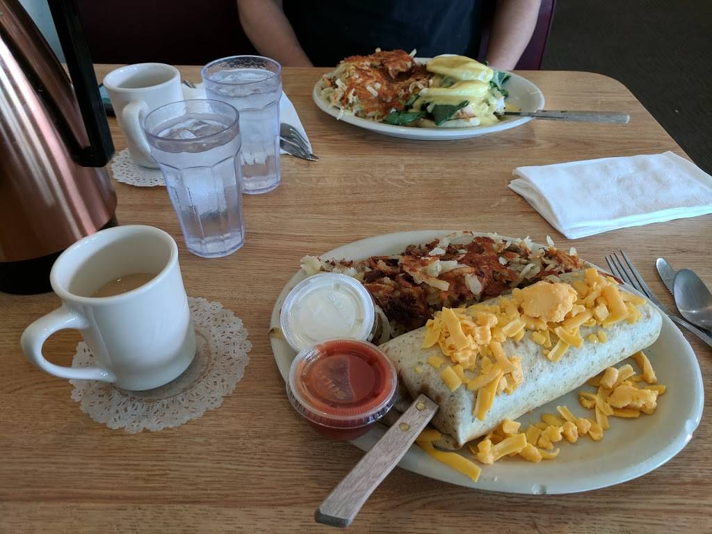 Julies Cafe & Catering | restaurant | 500 Grant St, De Pere, WI 54115, USA | 9203364747 OR +1 920-336-4747