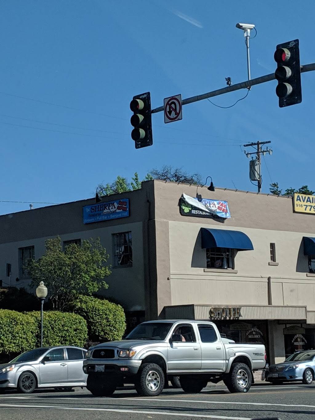 Sherpa Restaurant and Bar | restaurant | 195 Harrison Ave, Auburn, CA 95603, USA | 5307454043 OR +1 530-745-4043