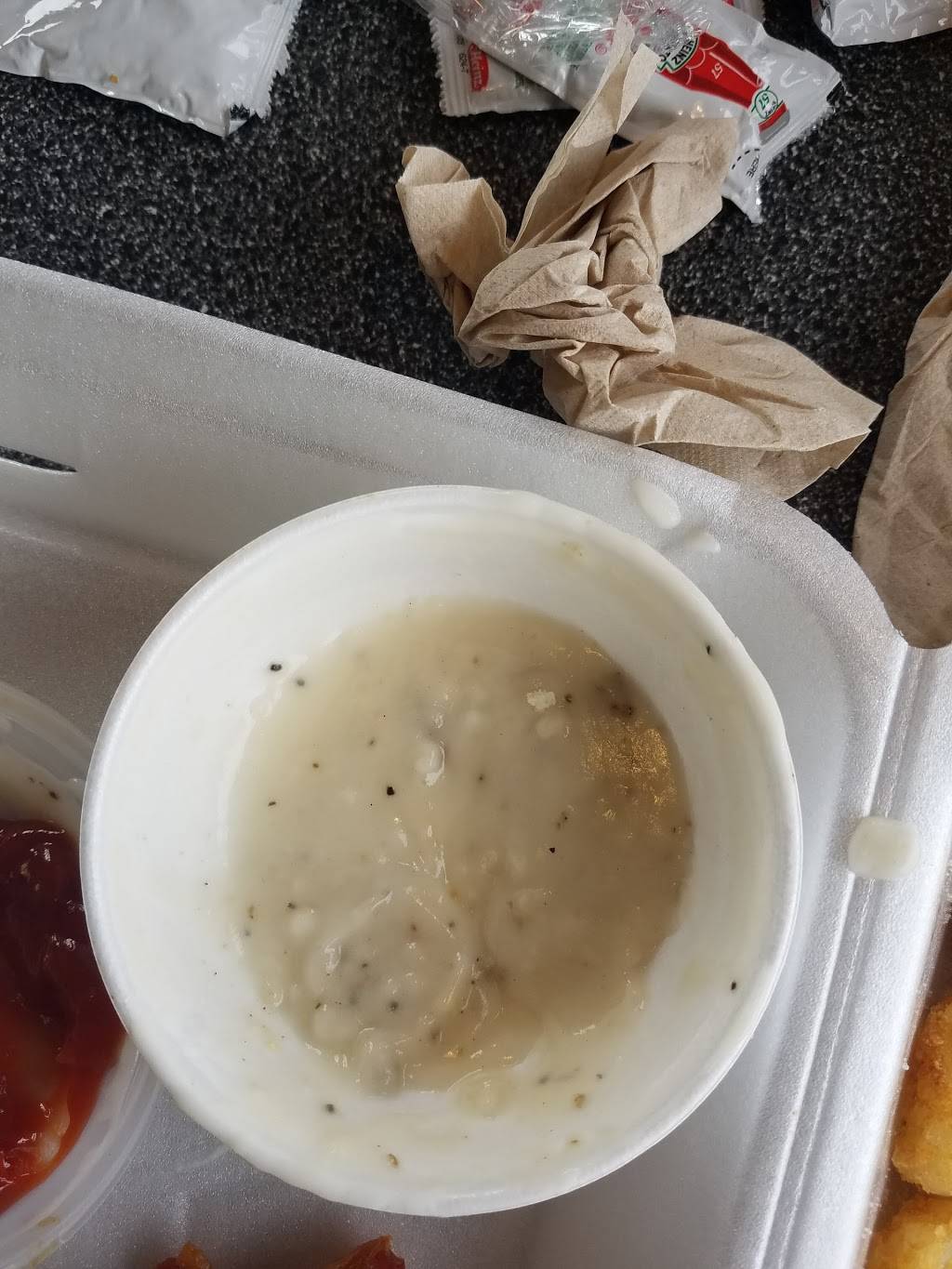 Hardees | restaurant | 519 S Bay Rd, Dover, DE 19901, USA | 3026740371 OR +1 302-674-0371