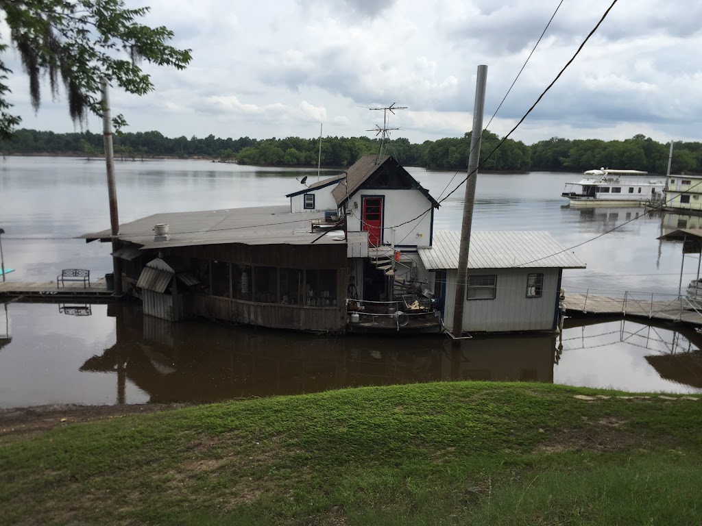 Joeys Moon Lake Marina | restaurant | 231 Moon Lake Rd, Monroe, LA 71203, USA | 3183816982 OR +1 318-381-6982