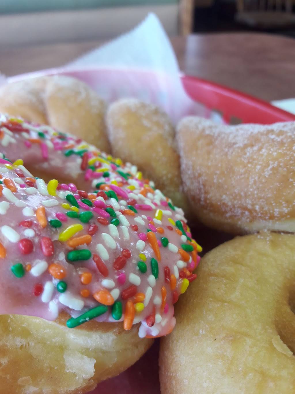 Bosa Donuts | cafe | 9025 N 43rd Ave, Phoenix, AZ 85051, USA | 6234357140 OR +1 623-435-7140