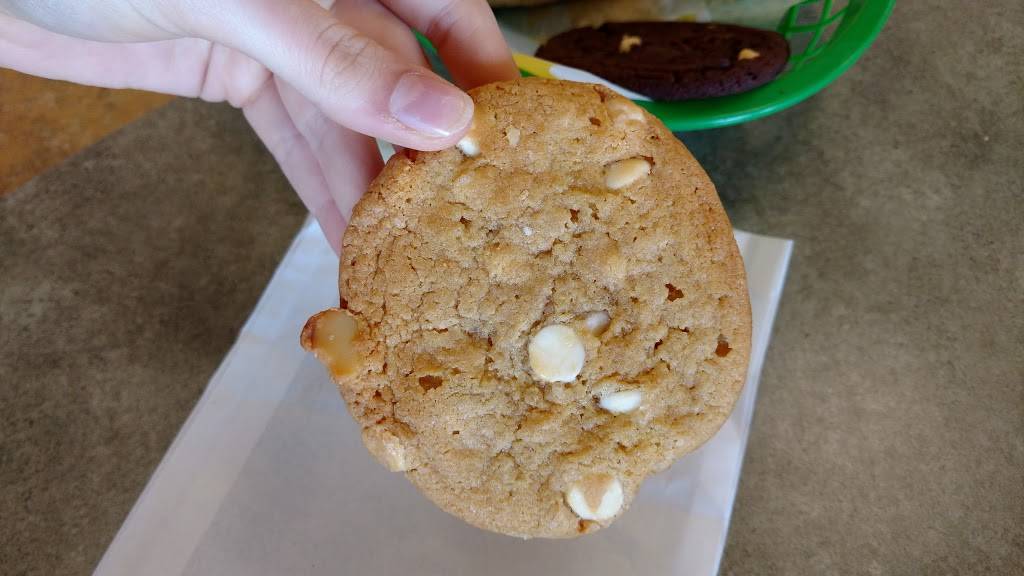 Subway Restaurants | restaurant | 817 E Bloomingdale Ave Unit 1017 Bloomingdale, Square, Brandon, FL 33511, USA | 8136856178 OR +1 813-685-6178