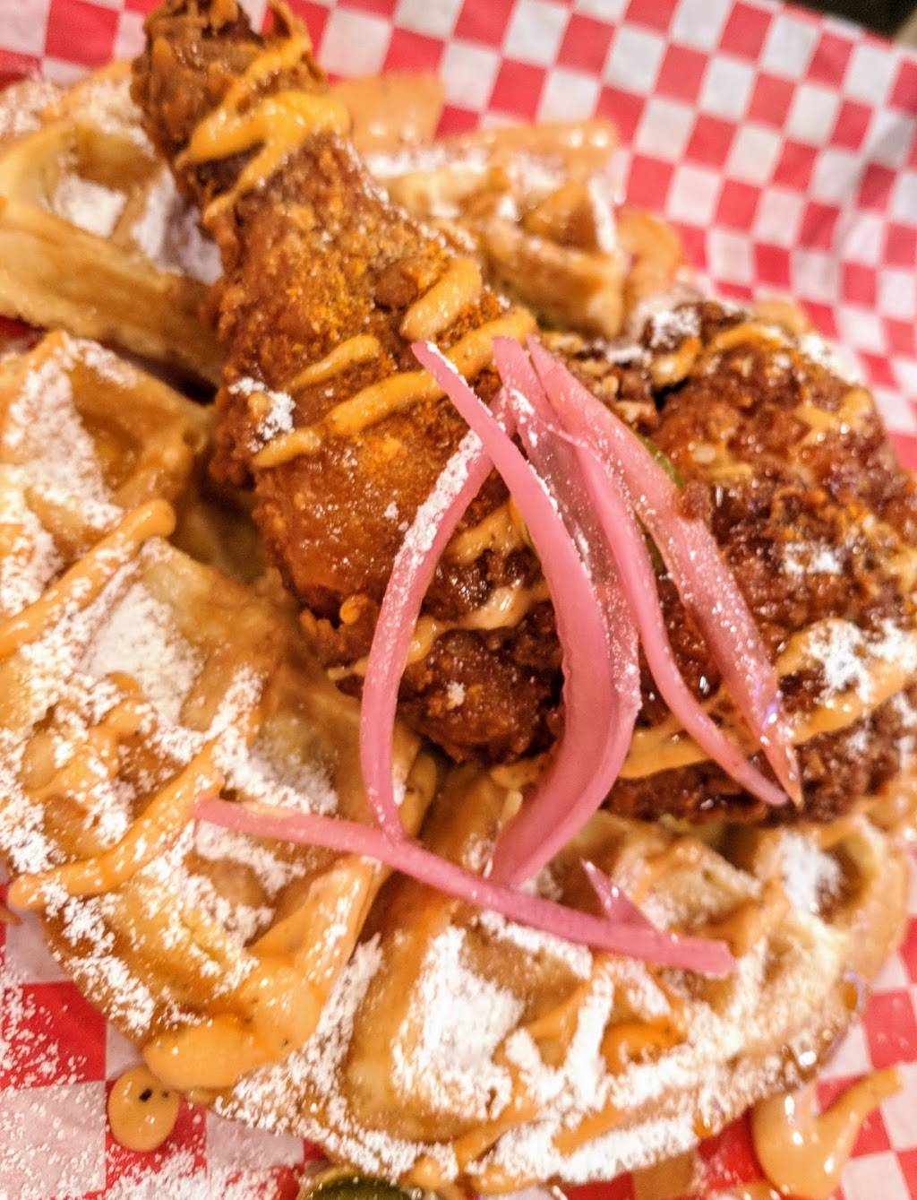 Nashville Hot Chicken | restaurant | 320 Phoenix Mills Plaza, Victor, NY 14564, USA | 5859240205 OR +1 585-924-0205