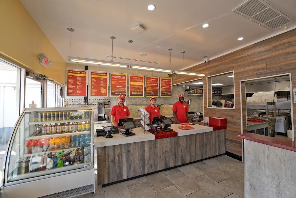 Z Burger Vienna | restaurant | 541 Maple Ave W, Vienna, VA 22180, USA | 7032278424 OR +1 703-227-8424