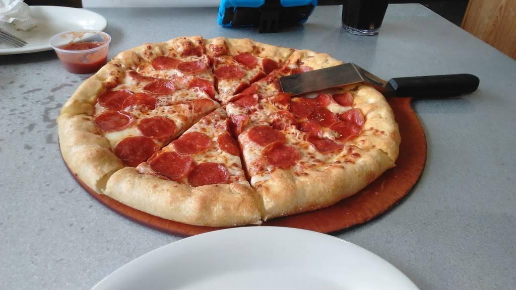 Pizza Hut | restaurant | 1211 N Johnson St, Mineola, TX 75773, USA | 9035695437 OR +1 903-569-5437