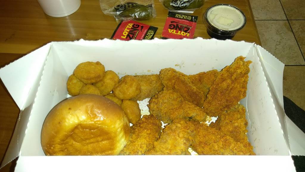 Golden Chick | meal takeaway | 2253 S Buckner Blvd, Dallas, TX 75227, USA | 2142755757 OR +1 214-275-5757