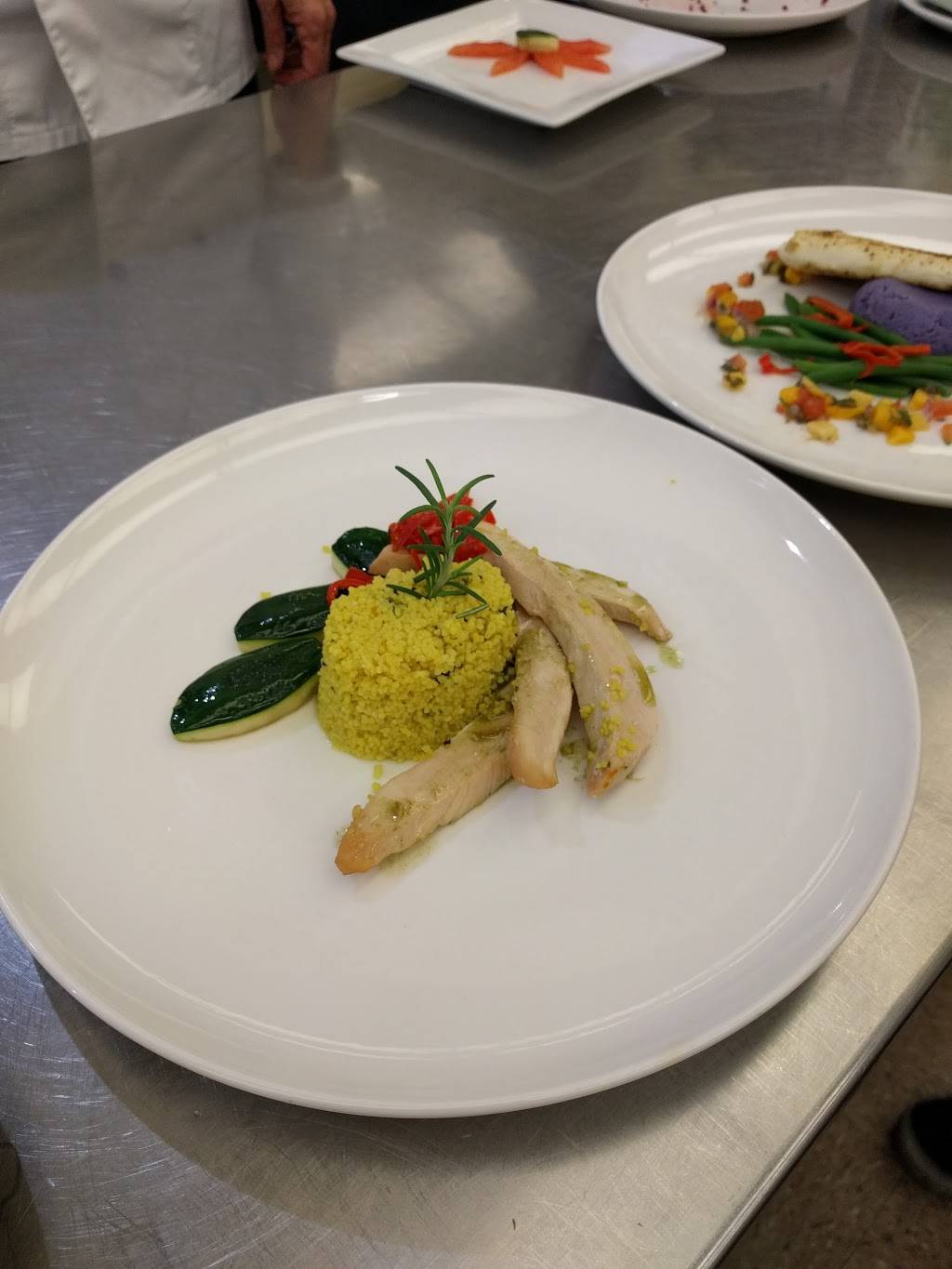 Renegade Room | restaurant | 1801 Panorama Dr, Bakersfield, CA 93305, USA | 6613954441 OR +1 661-395-4441