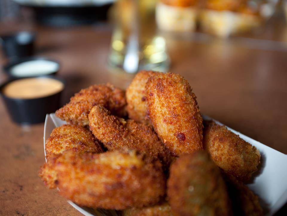 Buffalo Wild Wings | restaurant | 1 Mamaroneck Ave, White Plains, NY 10601, USA | 9143859453 OR +1 914-385-9453