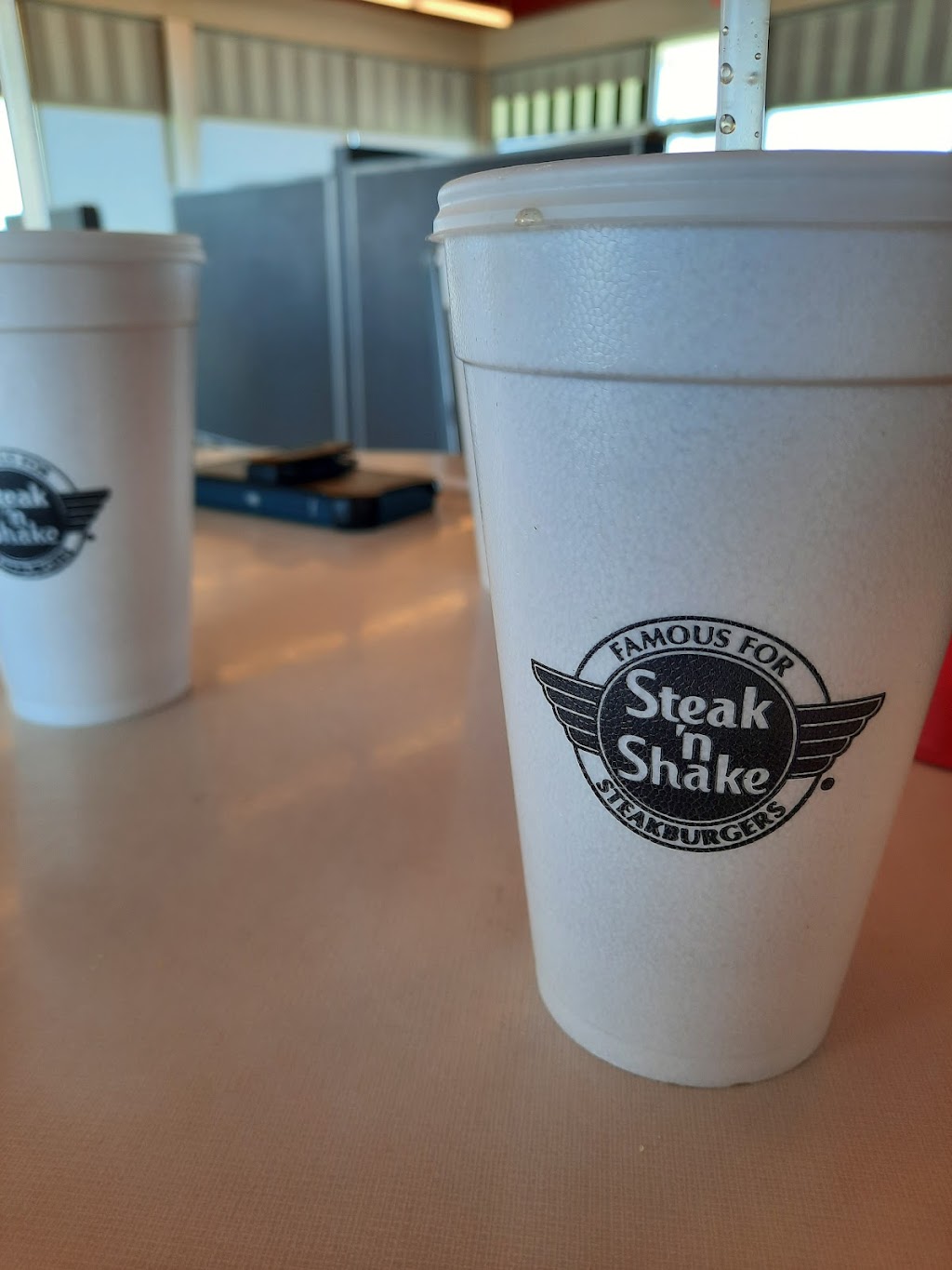Steak n Shake | restaurant | 2629 Enterprise Rd, Goodland, KS 67735, USA | 7858906757 OR +1 785-890-6757