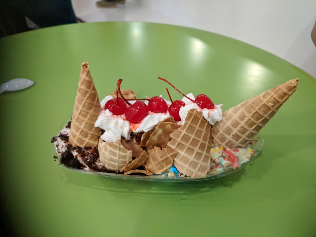 Scoops Ice Cream and Sweets | restaurant | 5237 Willing St, Milton, FL 32570, USA | 8508895403 OR +1 850-889-5403