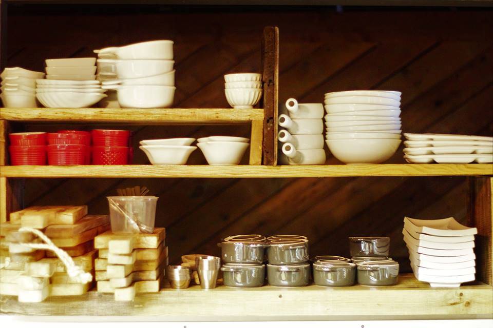 Food & Beverage | restaurant | 2090 Wyandotte St E B, Windsor, ON N8Y 5B2, Canada | 5199158147 OR +1 519-915-8147