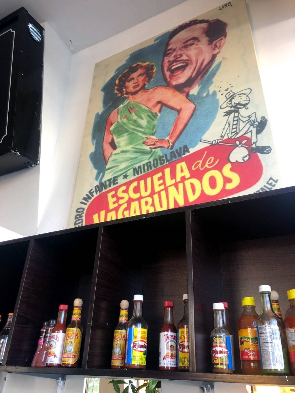 La Taqueria | restaurant | 572 Grand St, Brooklyn, NY 11211, USA | 3477630900 OR +1 347-763-0900