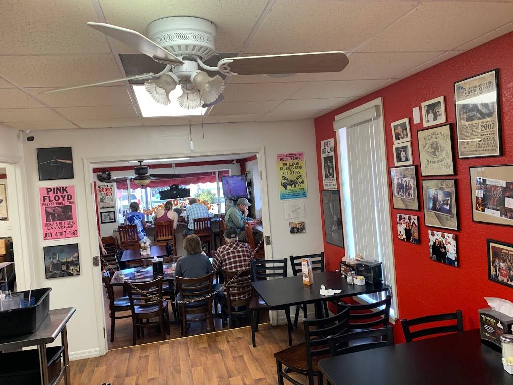 Big Johns Rockin BBQ | restaurant | 324 Broadway, Kissimmee, FL 34741, USA | 4074837770 OR +1 407-483-7770