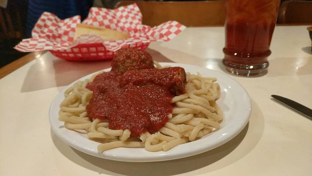 Garramones | Pizza and Italian Restaurant | restaurant | 9168 W Jewell Ave, Lakewood, CO 80232, USA | 3039858711 OR +1 303-985-8711