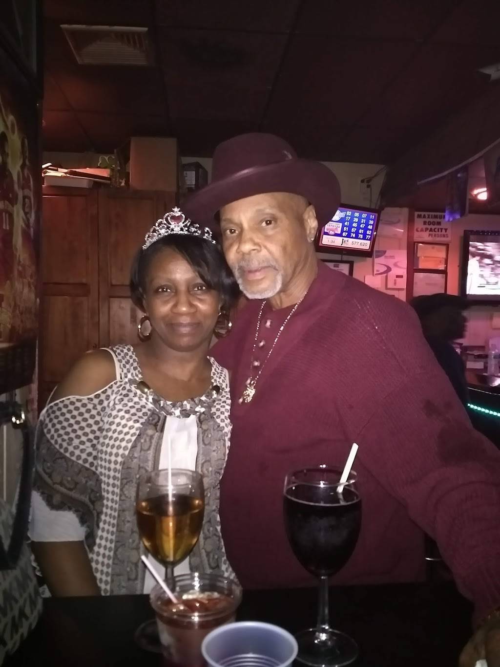 Rubes Bar & Grill | restaurant | 1117 N Chevrolet Ave, Flint, MI 48504, USA | 8103912951 OR +1 810-391-2951