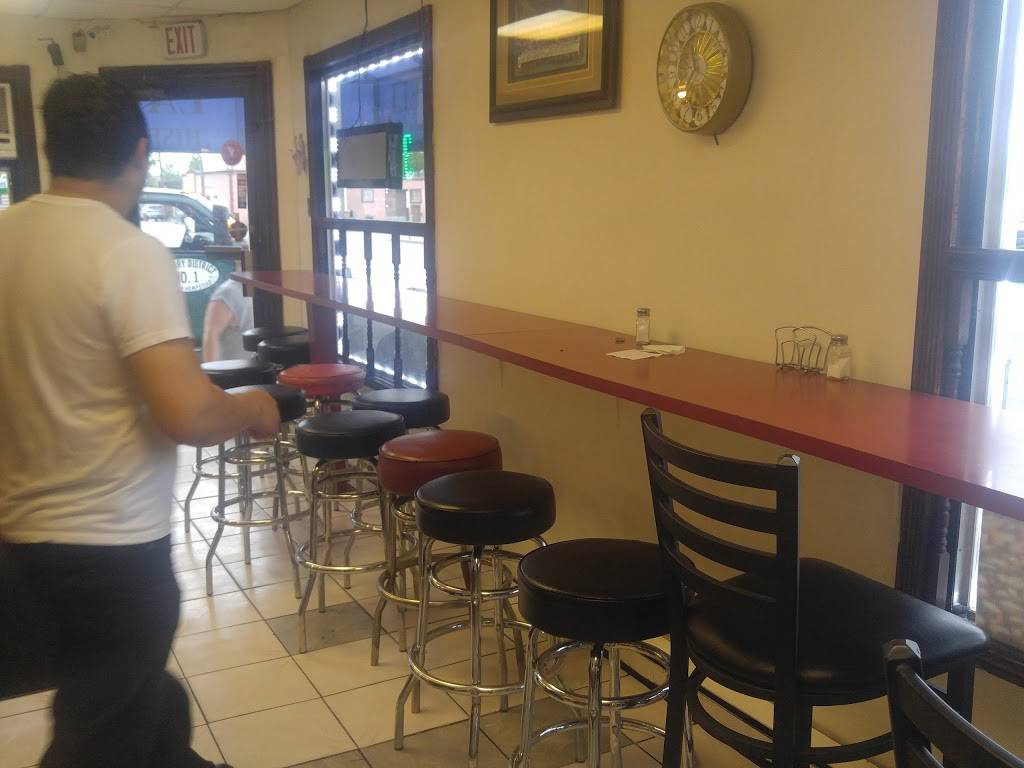 La Esquinita Deli Restaurant | restaurant | 112 Sheridan Blvd, Inwood, NY 11096, USA | 5168370206 OR +1 516-837-0206