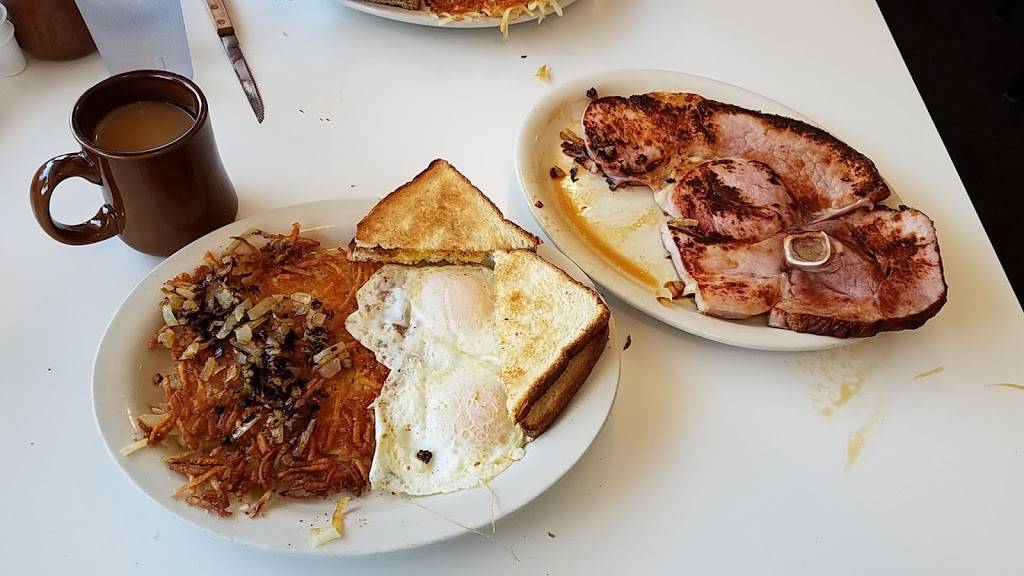 Dennys Diner | restaurant | 2 W Munroe Ave, Wisconsin Dells, WI 53965, USA | 6082547647 OR +1 608-254-7647