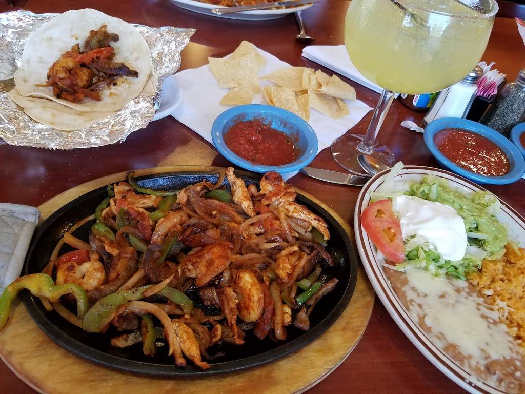 El Maguey | restaurant | 1221 N Rock Rd, Derby, KS 67037, USA | 3166138806 OR +1 316-613-8806