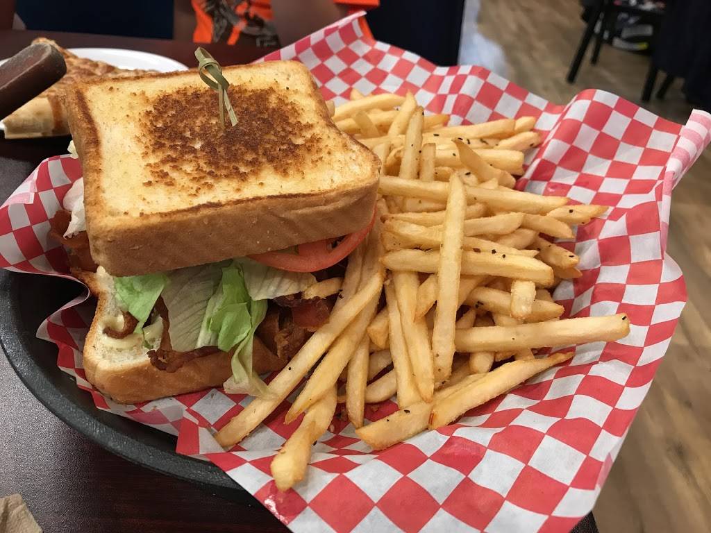 Fun Zone | restaurant | 2011 63rd St, Downers Grove, IL 60516, USA | 6304892333 OR +1 630-489-2333