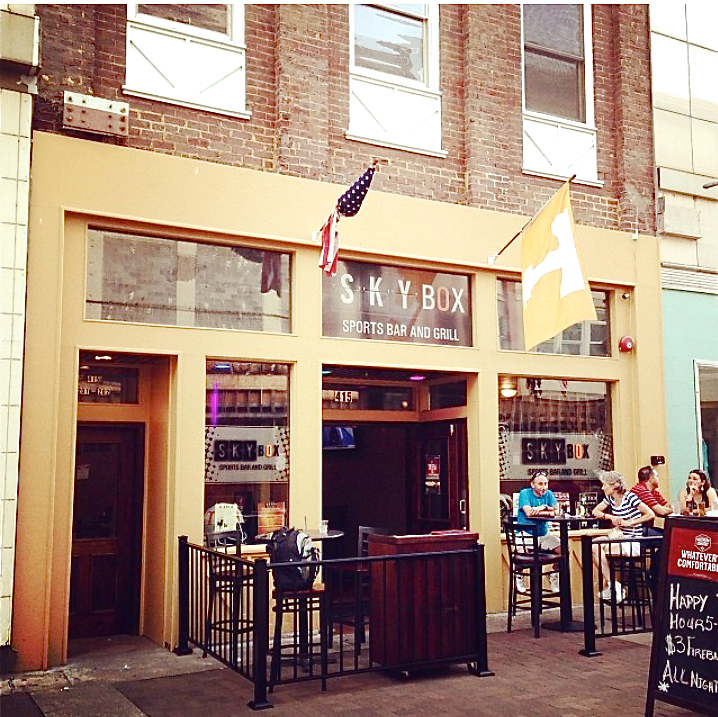 Skybox Sports Bar and Grill | restaurant | 1104, 415 S Gay St, Knoxville, TN 37902, USA | 8652008910 OR +1 865-200-8910