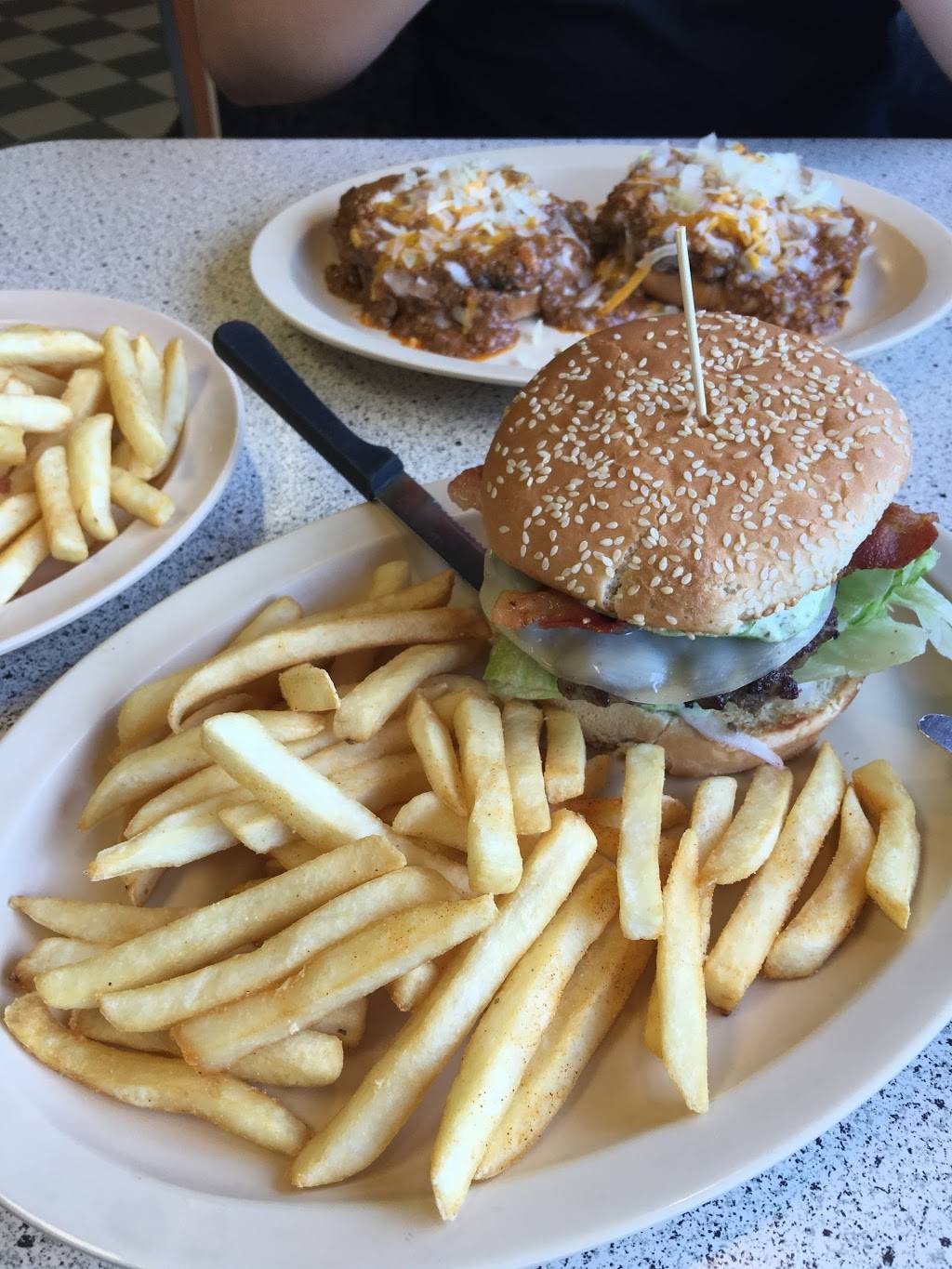 Dukes Cafe | restaurant | 23030 Eastpark Dr, Yorba Linda, CA 92887, USA | 7142833345 OR +1 714-283-3345