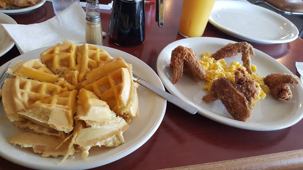 Eddys Chicken And Waffles | restaurant | 1808 E Livingston Ave, Columbus, OH 43205, USA | 6147254507 OR +1 614-725-4507