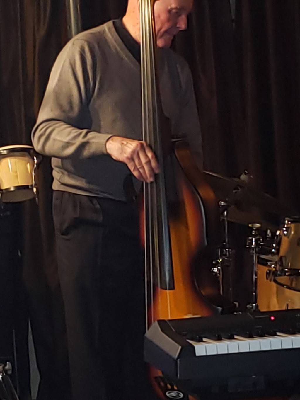 565 LIVE - SPEAKEASY & STAGE | restaurant | 565 Lincoln Avenue - Downstairs Level, Bellevue, PA 15202, USA | 4123018158 OR +1 412-301-8158