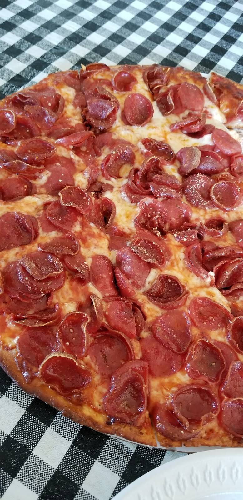 Josies Pizza Hilltop | restaurant | 3205 W Broad St, Columbus, OH 43204, USA | 6142747822 OR +1 614-274-7822