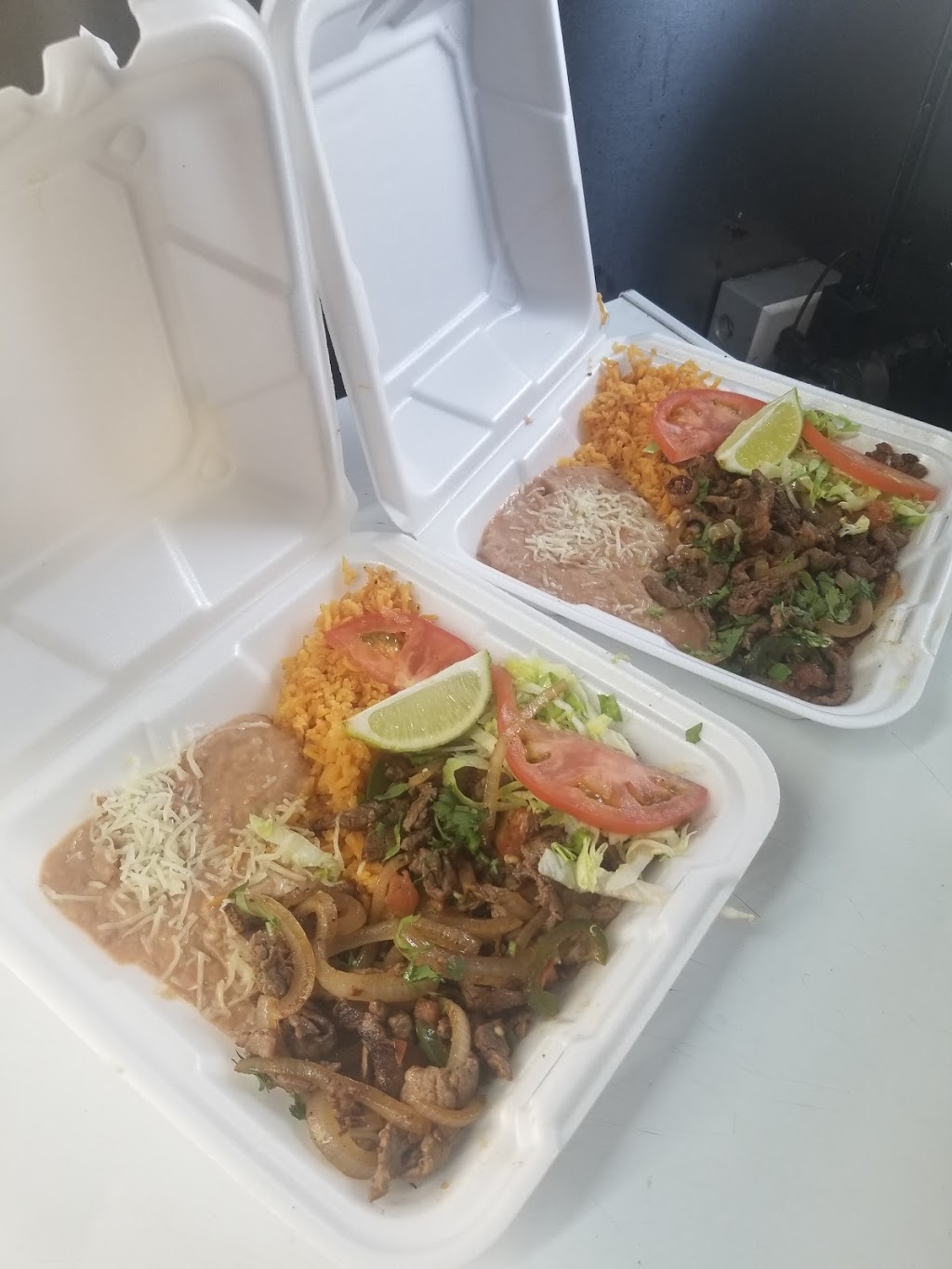 Mexicano Express | restaurant | 3301 W Burnham St, Milwaukee, WI 53215, USA | 4148972323 OR +1 414-897-2323