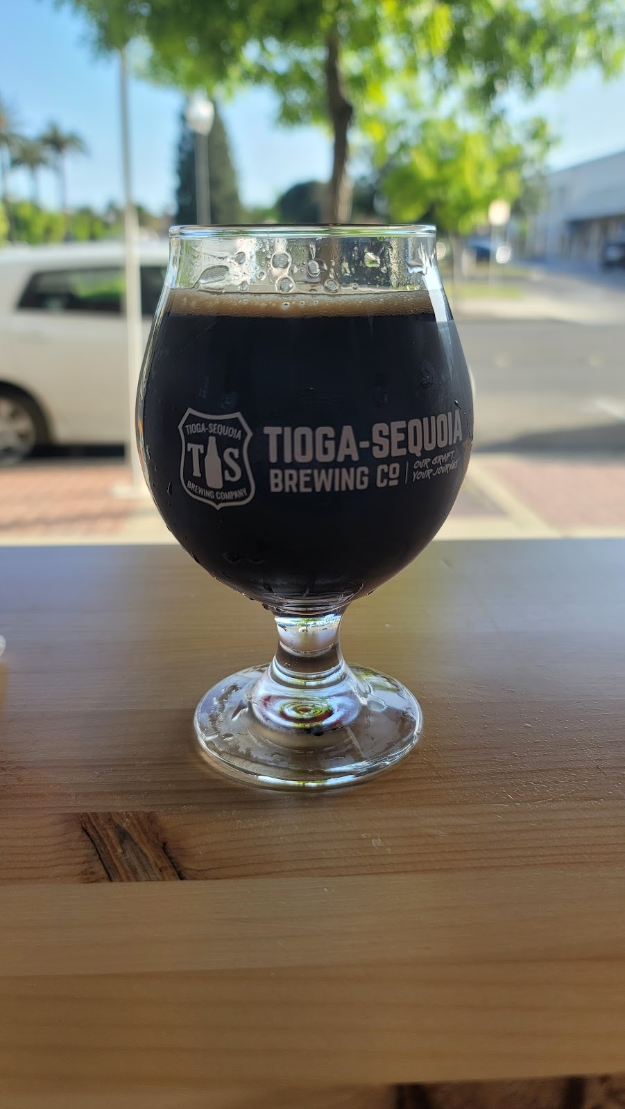 Tioga Sequoia Merced Taproom | restaurant | 1707 N St, Merced, CA 95340, USA | 2092339647 OR +1 209-233-9647
