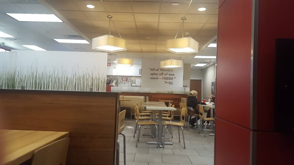 Wendys | restaurant | 220 NY-109, Farmingdale, NY 11735, USA | 6317774880 OR +1 631-777-4880