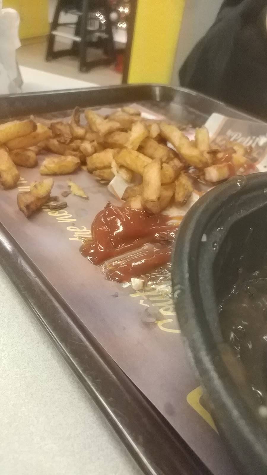 Petit Quebec | restaurant | 1200 Avenue Bourgogne, Chambly, QC J3L 1X4, Canada | 4504474884 OR +1 450-447-4884