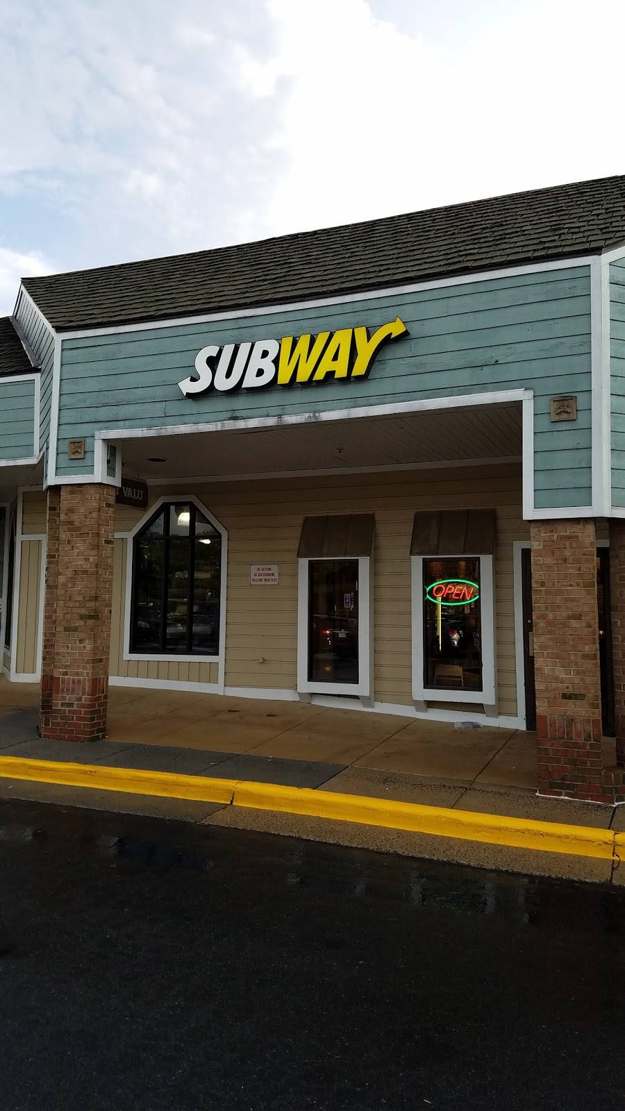 Subway Restaurants | restaurant | 11160 South Lakes Dr Ste D, Reston, VA 20191, USA | 7034766622 OR +1 703-476-6622