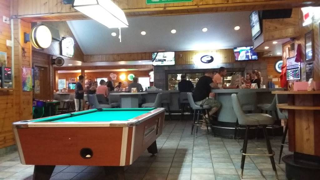 Wiggly Field | restaurant | 2005 Schofield Ave, Schofield, WI 54476, USA | 7153595864 OR +1 715-359-5864