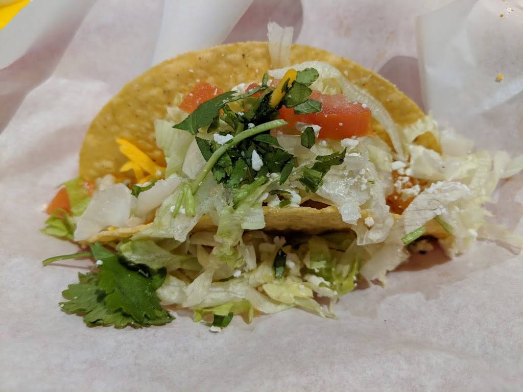 Fuzzys Taco Shop | restaurant | 8909 W 95th St, Overland Park, KS 66212, USA | 9132912056 OR +1 913-291-2056