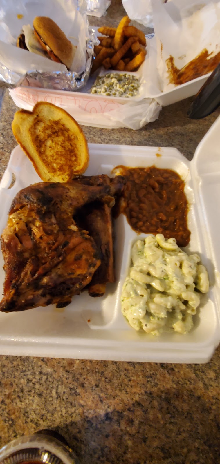 Skullyz BBQ | restaurant | 106 12th St E, Steinhatchee, FL 32359, USA | 3523567672 OR +1 352-356-7672