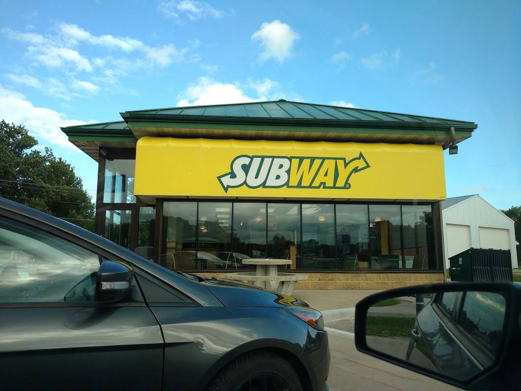 Subway | restaurant | 348 W 6th St, St Charles, MN 55972, USA | 5079323101 OR +1 507-932-3101