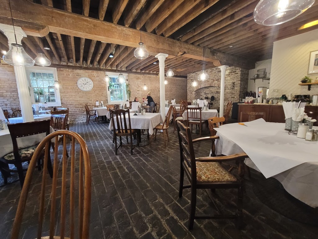 Debis Restaurant | restaurant | 225 E Bay St, Savannah, GA 31401, USA | 9124386762 OR +1 912-438-6762