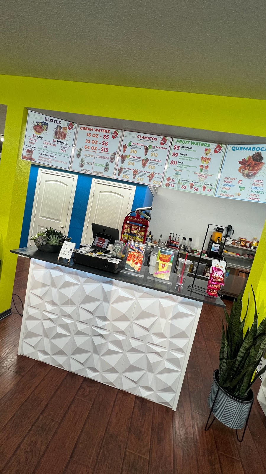 Clamatos Los Gachos | restaurant | 1801 E 8th St, Odessa, TX 79761, USA | 4322603270 OR +1 432-260-3270