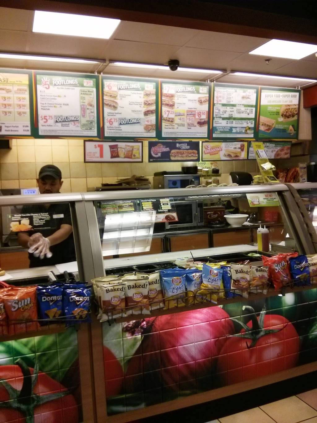 Subway | restaurant | 37 S. Charles Street, Garage, 30 Light St Suite 1, Baltimore, MD 21202, USA | 4109625548 OR +1 410-962-5548