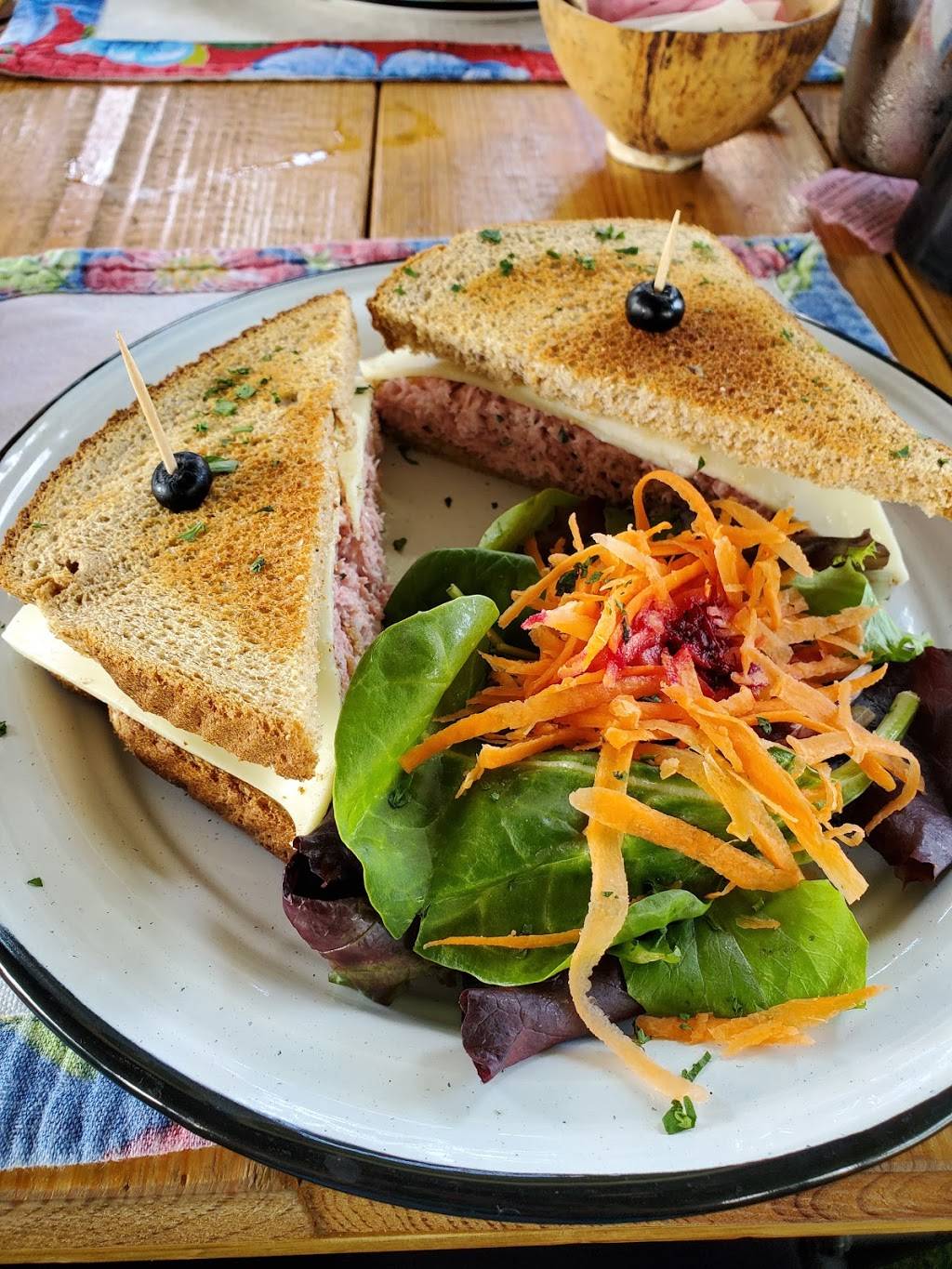 Bulegreen Cafe Yard | cafe | 3299 N Dixie Hwy, Oakland Park, FL 33334, USA | 9545305852 OR +1 954-530-5852