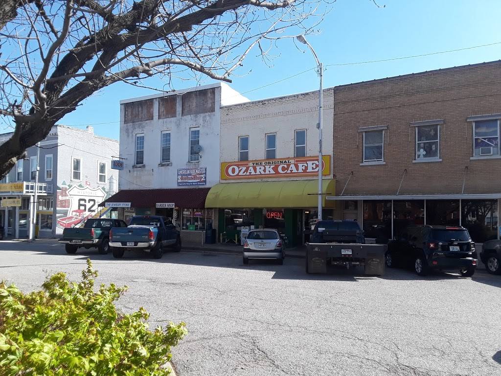Ozark Cafe | restaurant | 208 Public Square, Berryville, AR 72616, USA | 8704236511 OR +1 870-423-6511