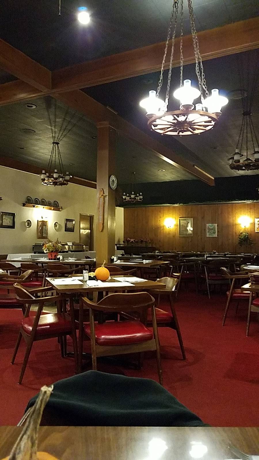 Miss Karols Fine Food & Beverage | restaurant | 1802, 1140 E Walnut St, Watseka, IL 60970, USA | 8154322875 OR +1 815-432-2875