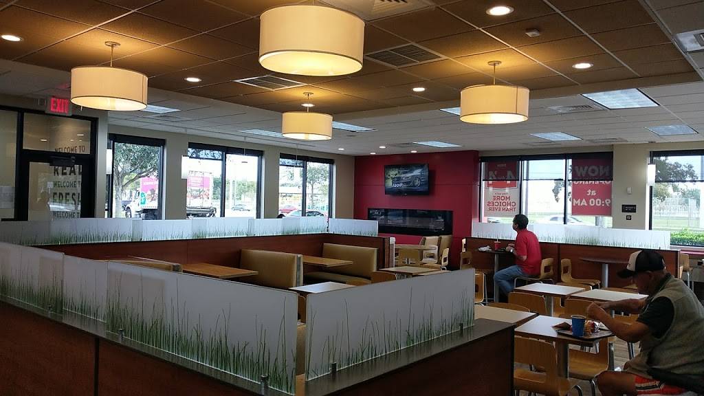 Wendys | restaurant | 8901 W Commercial Blvd, Tamarac, FL 33351, USA | 9547226444 OR +1 954-722-6444
