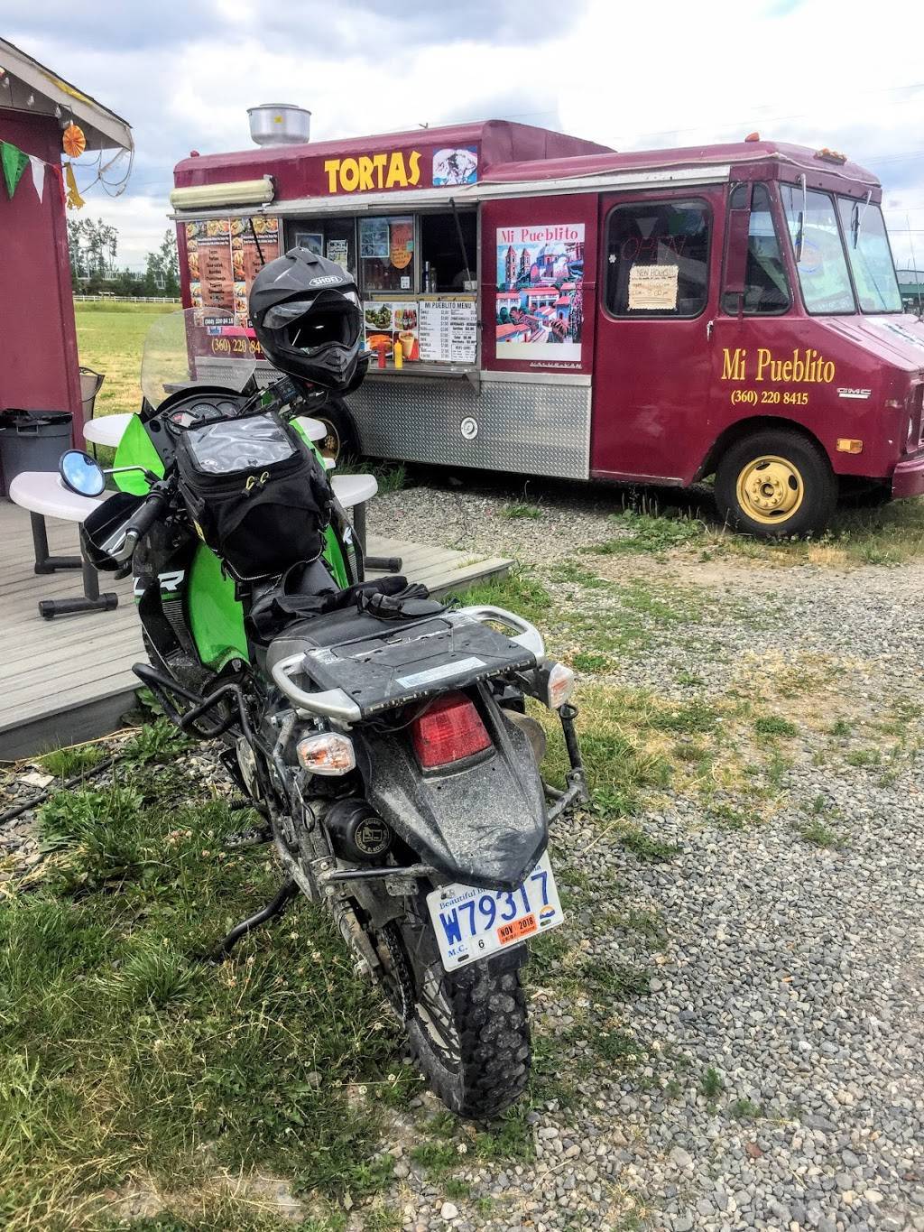 Mi Pueblito Food Truck | restaurant | Lynden, WA 98264, USA | 3602208415 OR +1 360-220-8415