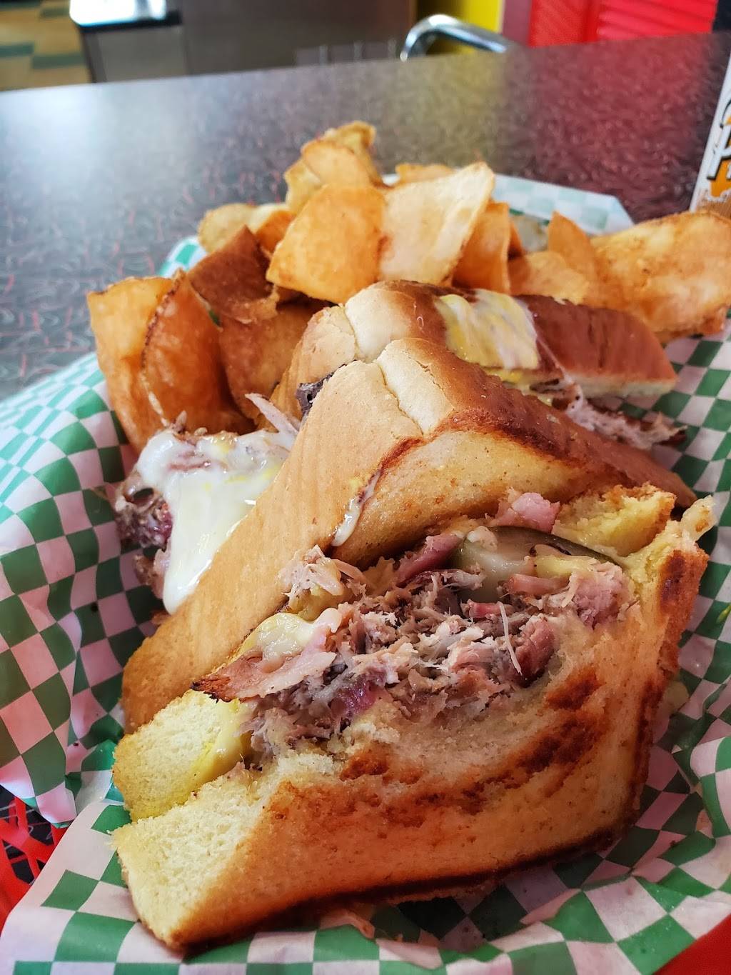 Salt & Pepers Drive-In | restaurant | 1621 Baker Dr, Wisconsin Rapids, WI 54494, USA | 7154230888 OR +1 715-423-0888