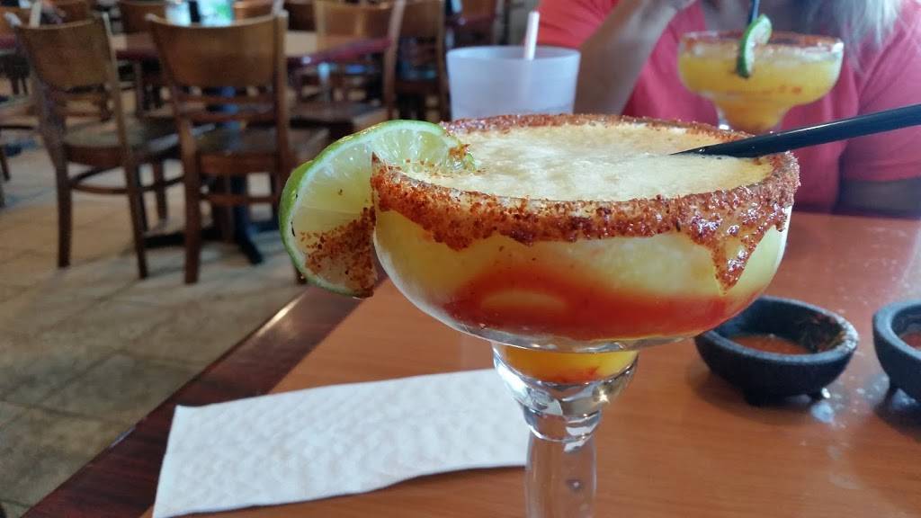 El Farolito Jr | restaurant | 1143, 1339 N East St, Anaheim, CA 92805, USA | 7145336032 OR +1 714-533-6032