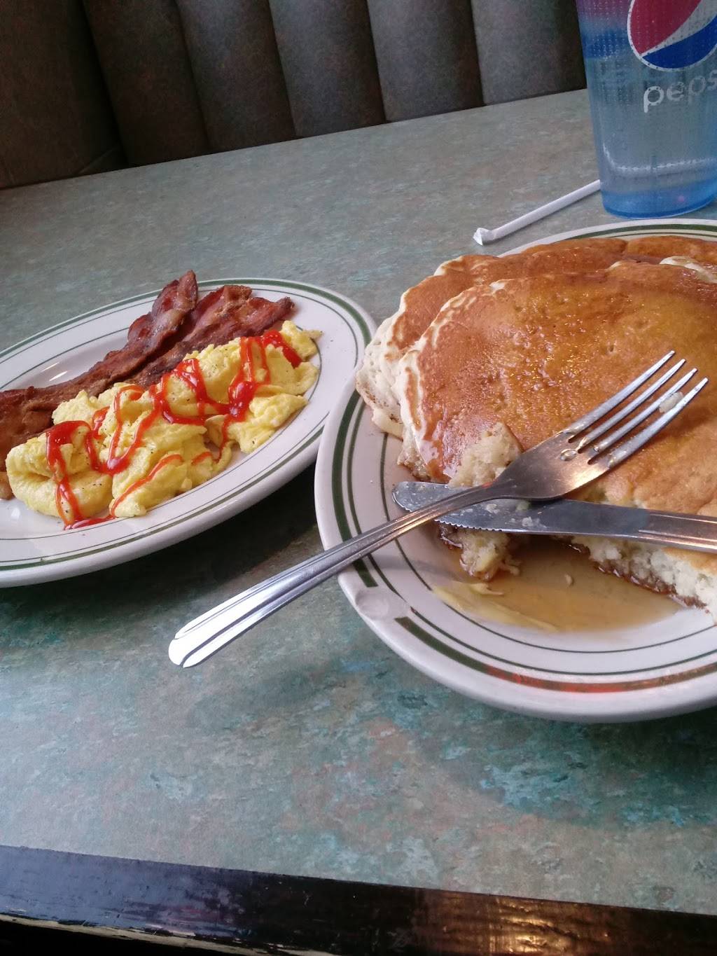 Rios Coney Island | restaurant | 10993 Gratiot Ave, Detroit, MI 48213, USA | 3133320618 OR +1 313-332-0618